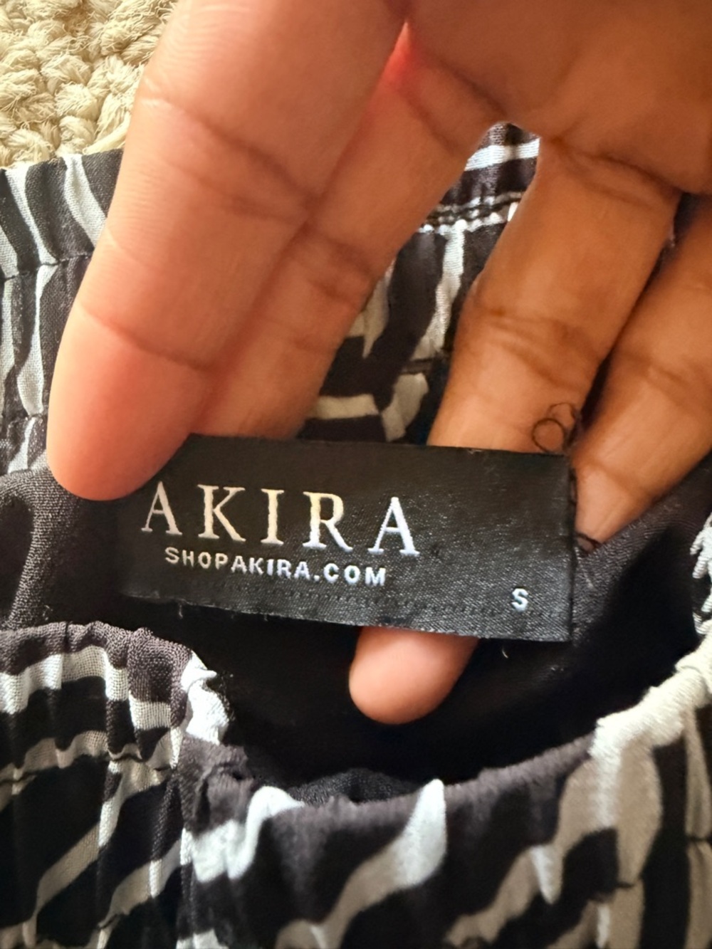 AKIRA Never Ending Hills Wide Leg Cargo Pants SIZE: SMALL - Picture 14 of 15